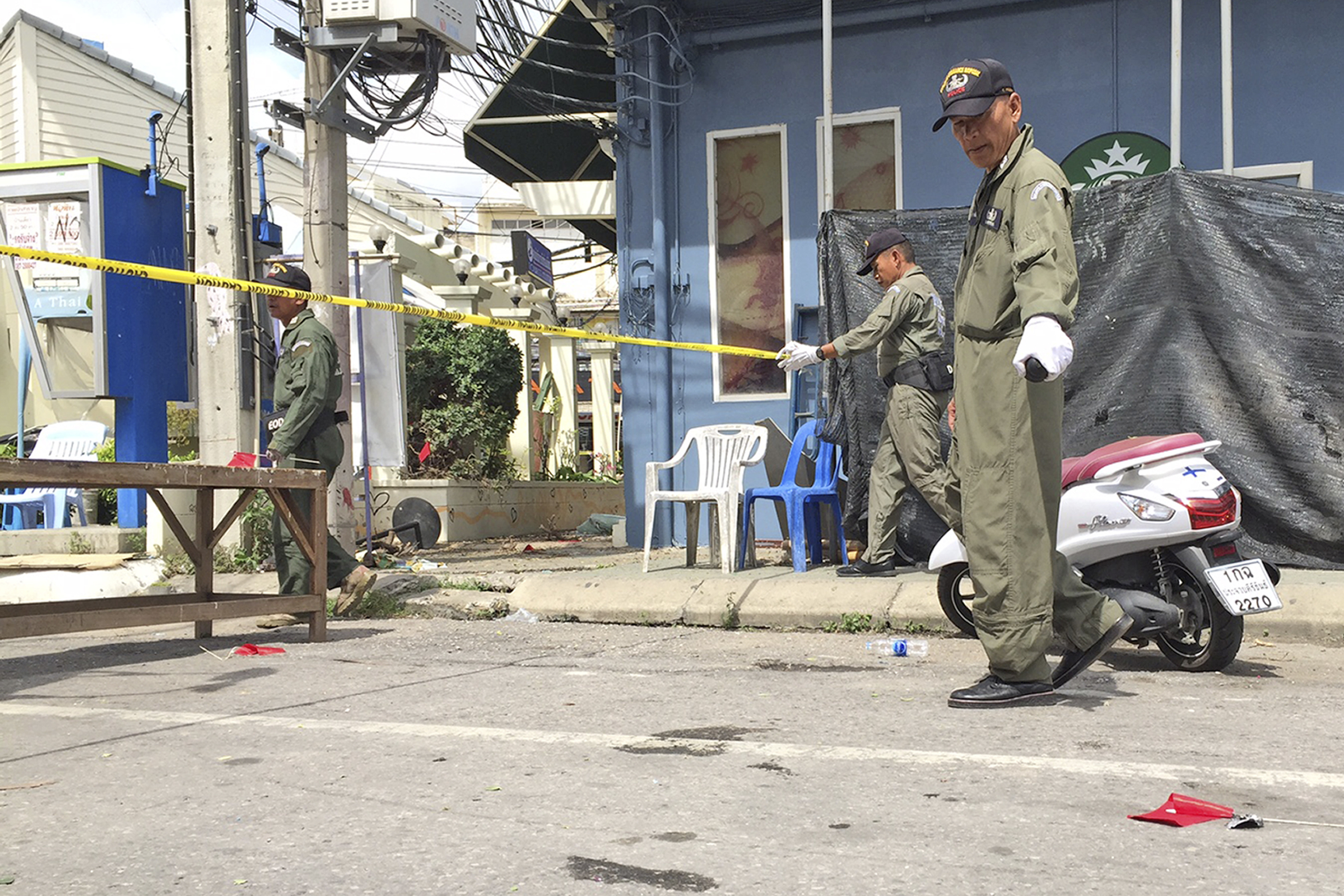 Серия бомбени експлозии имаше в Тайланд на 11 и 12 август т.г.