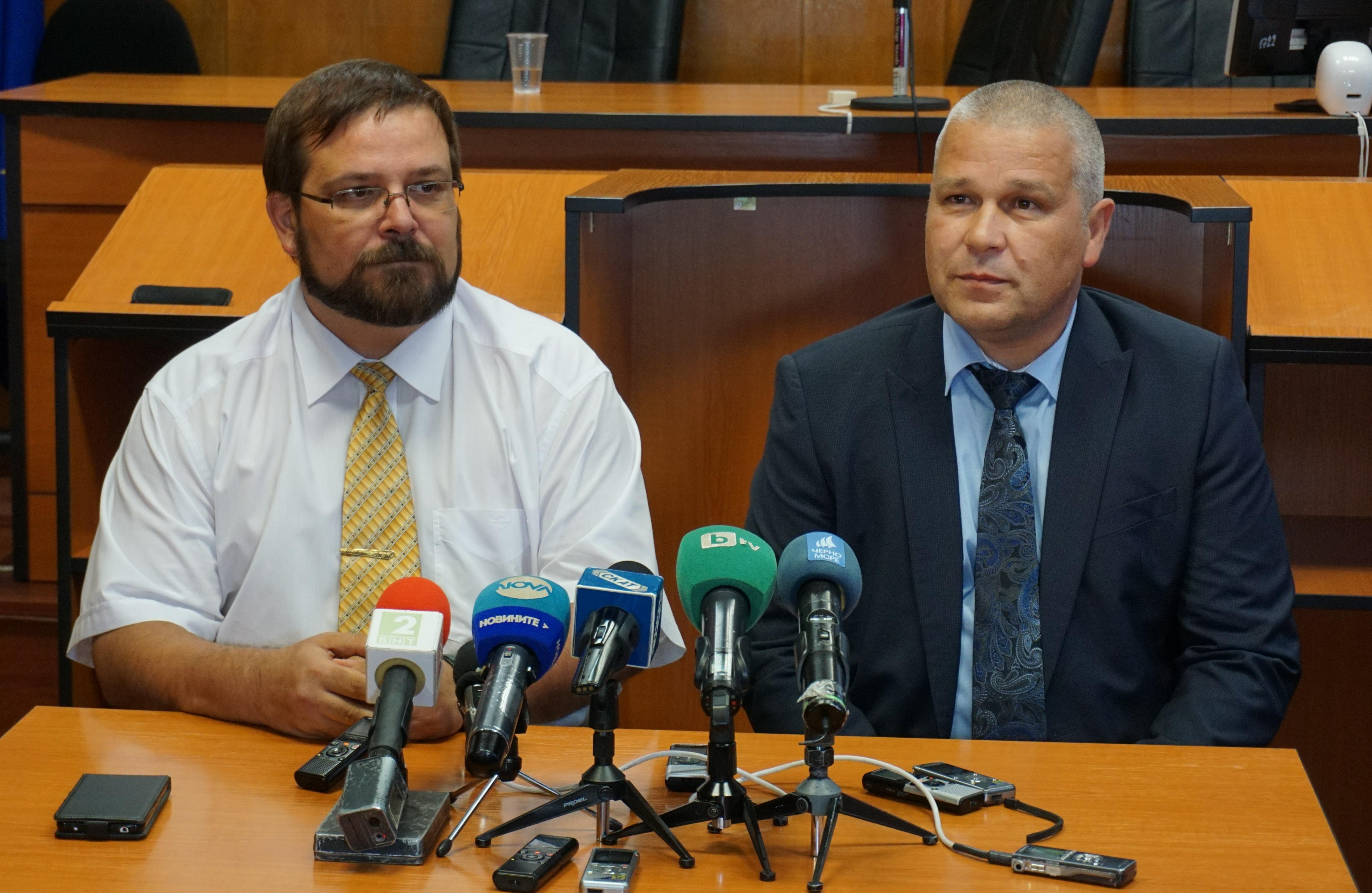 Говорителят на Окръжната прокуратура във Варна Радослав Лазаров и директорът на ОД на МВР Даниел Пашов