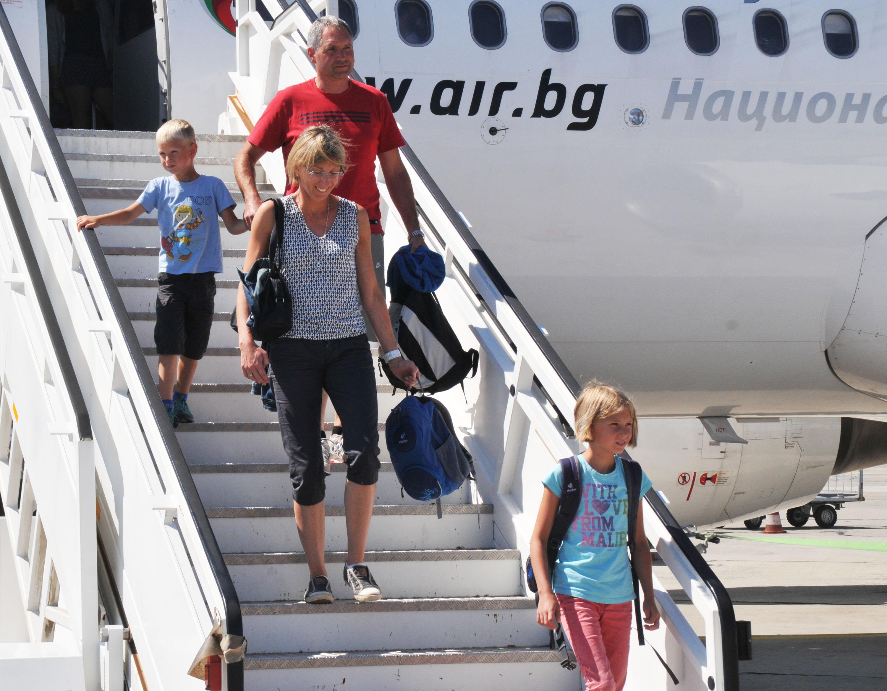 Германец е 2-милионният пътник на летище Бургас