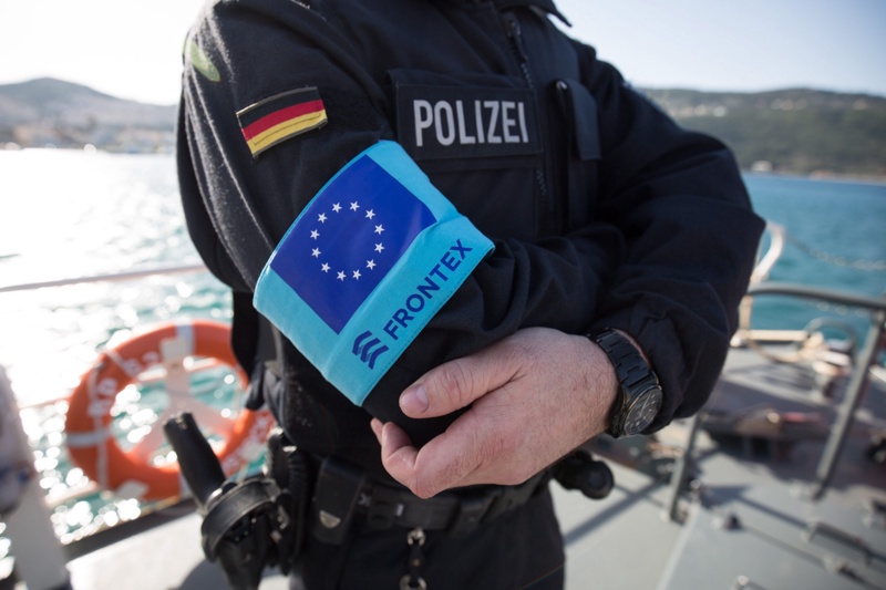 Служител на европейската служба за охранана границите - Фронтекс