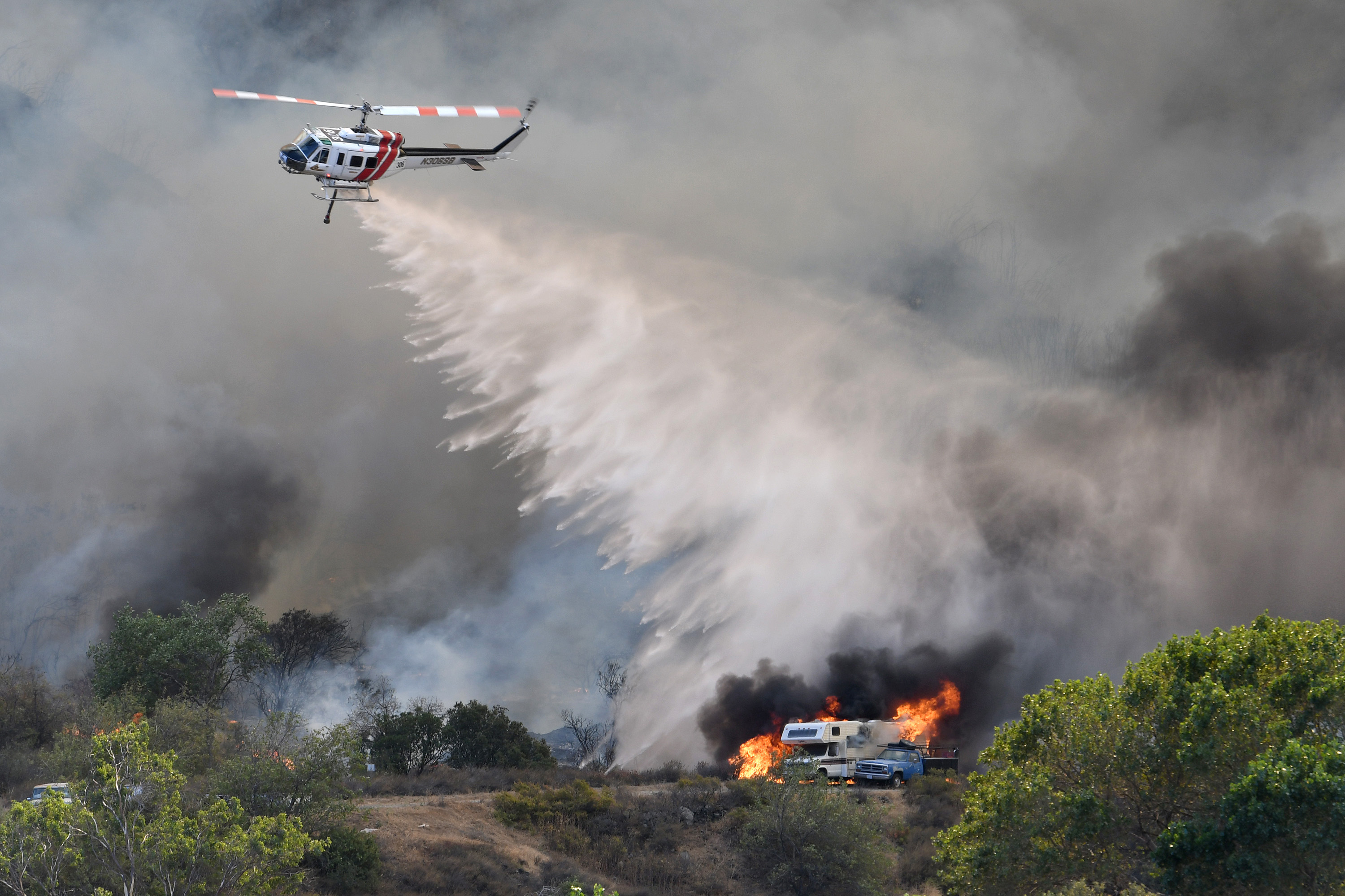Над 120 кв. км обхвана горският пожар в Южна Калифорния