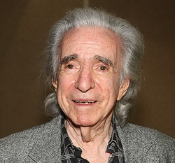 Почина режисьора Артър Хилър