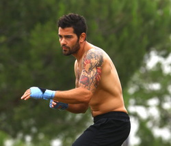 Джеси Меткалф се сгоди за Кара Сантана