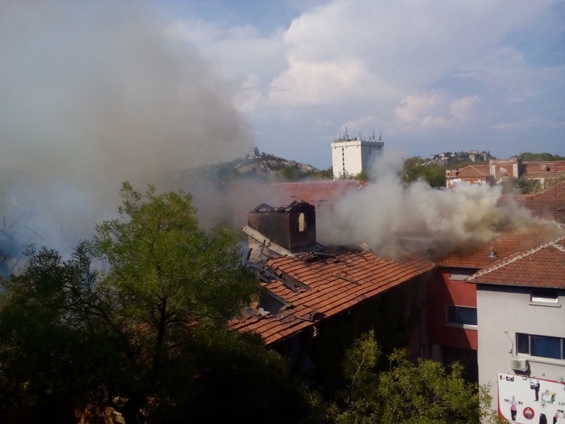 Задържаха заподозрян за пожара в Пловдив