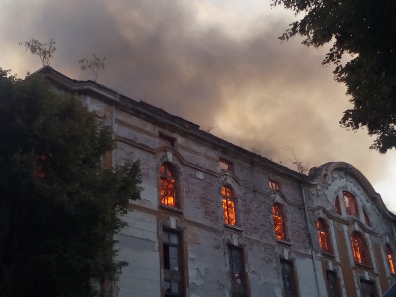 Горяха тютюневите складове в Пловдив