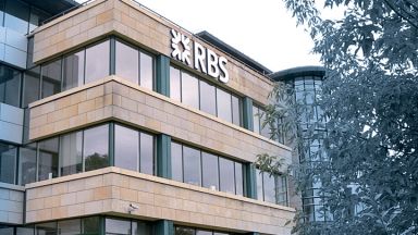 Royal Bank of Scotland повиши дивидента след по-високата печалба
