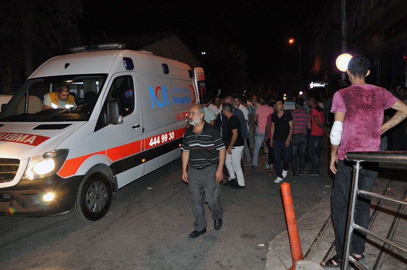 При експлозия на сватба в Турция са загинали поне 50 души