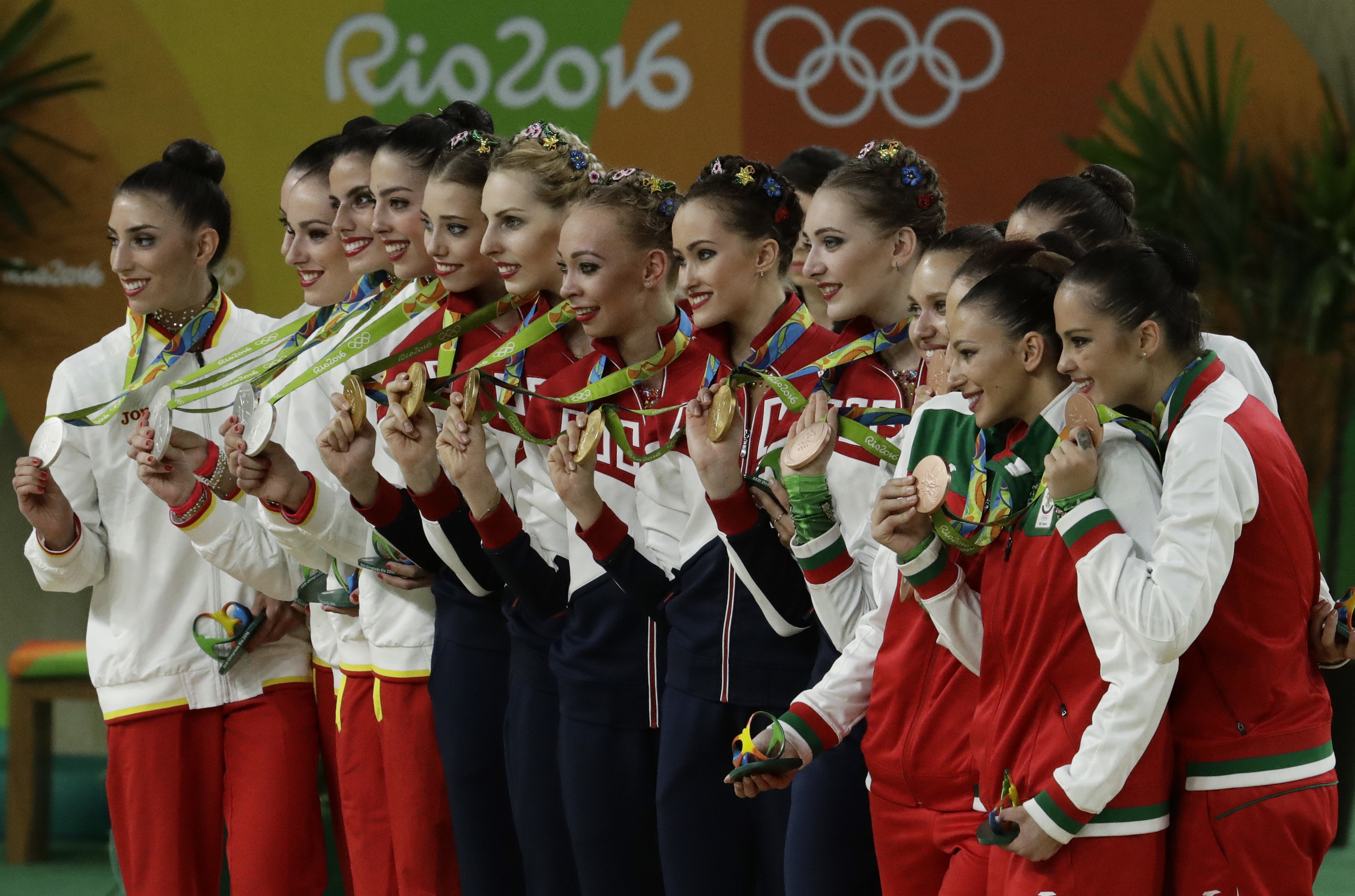 Българският ансамбъл по художествена гимнастика спечели бронзовите медали в Рио