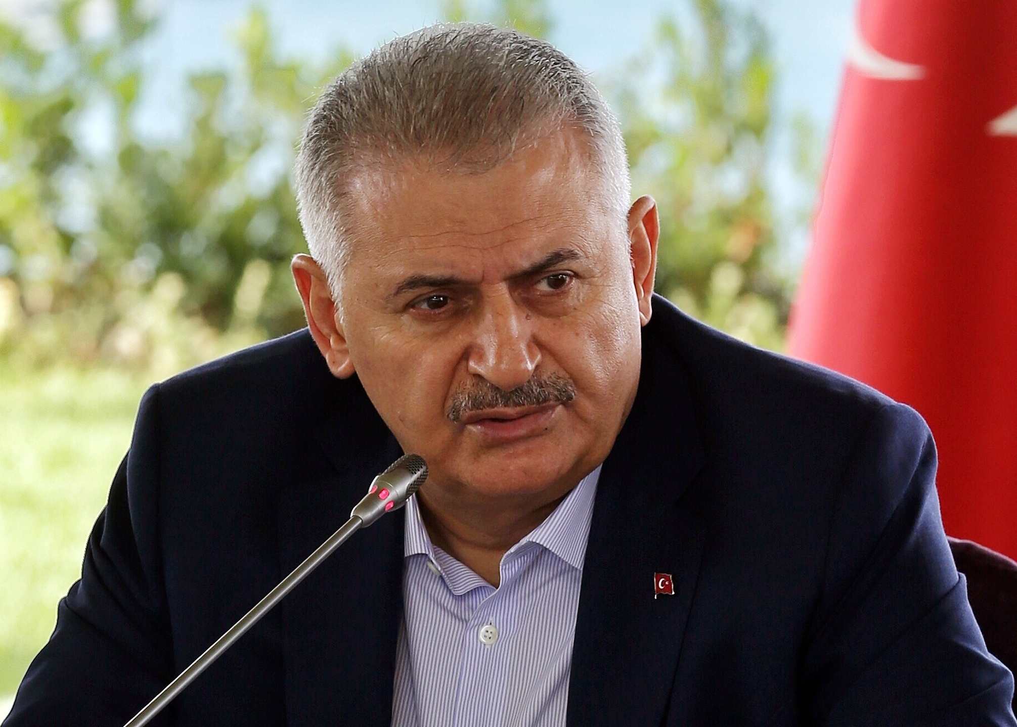 Турският премиер Бинали Йълдъръм обяви (с уговорки) край на военната операция в Северна Сирия
