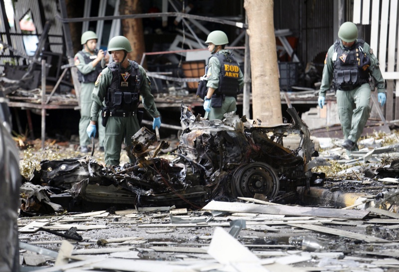 Отново две бомби избухнаха в тайландски курорт, има загинал