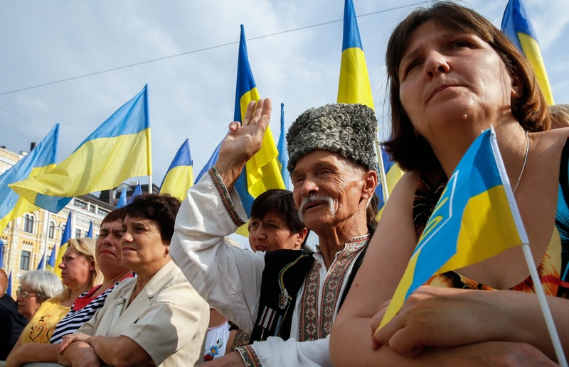 След 25 г. независимост Украйна най-после се ”декомунизира”
