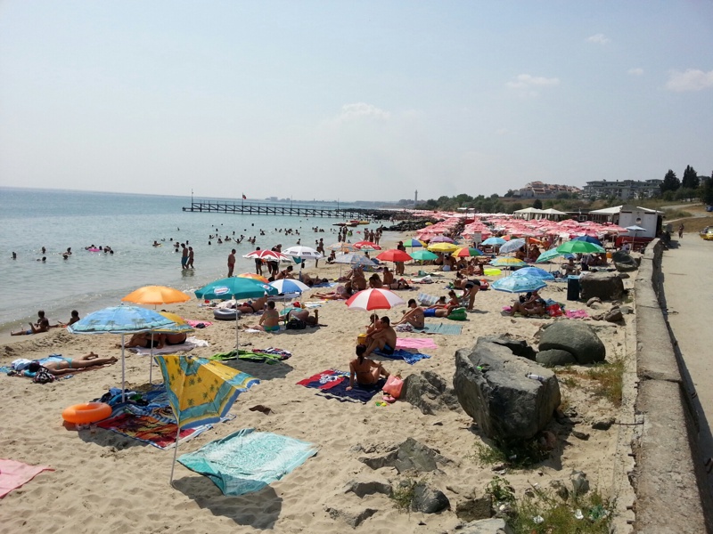 Ангелкова намери нарушения на плаж ”Фичоза” и в Шкорпиловци