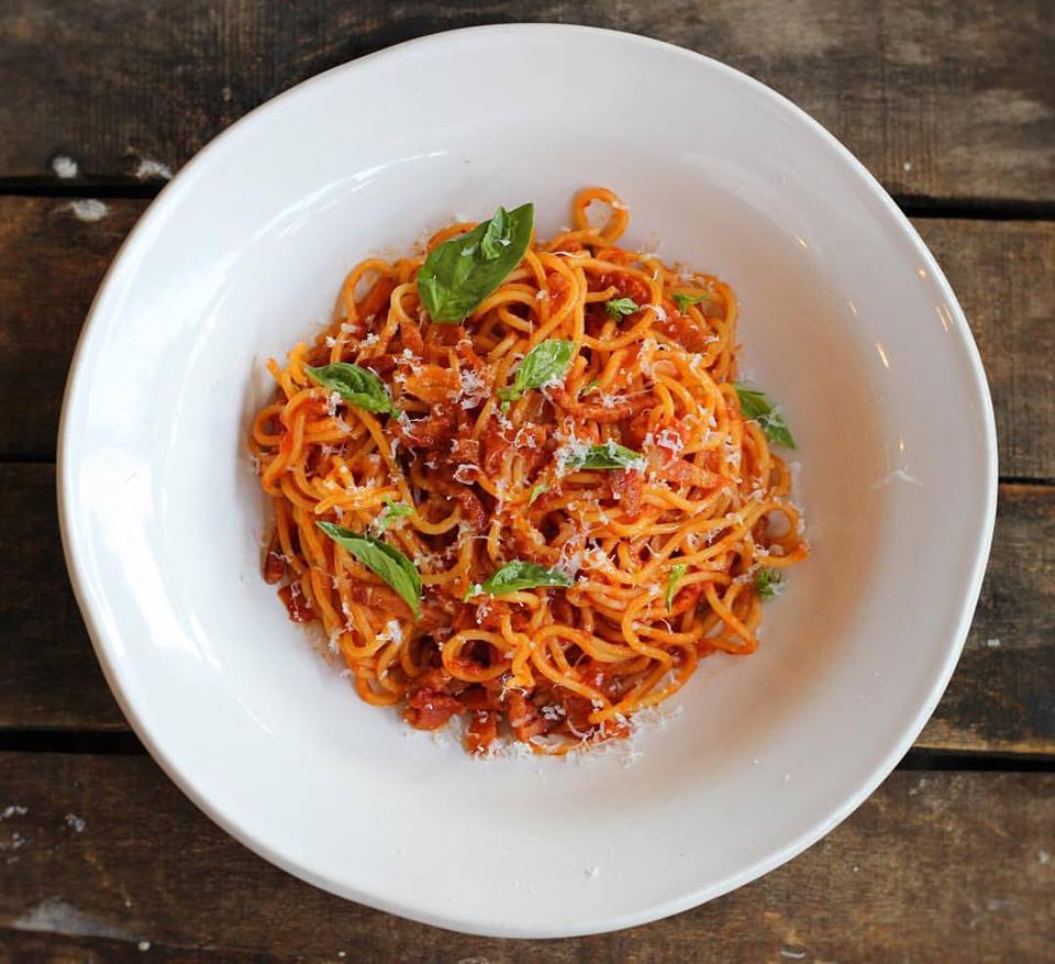Спагетите ”Аматричана” на Джейми Оливър