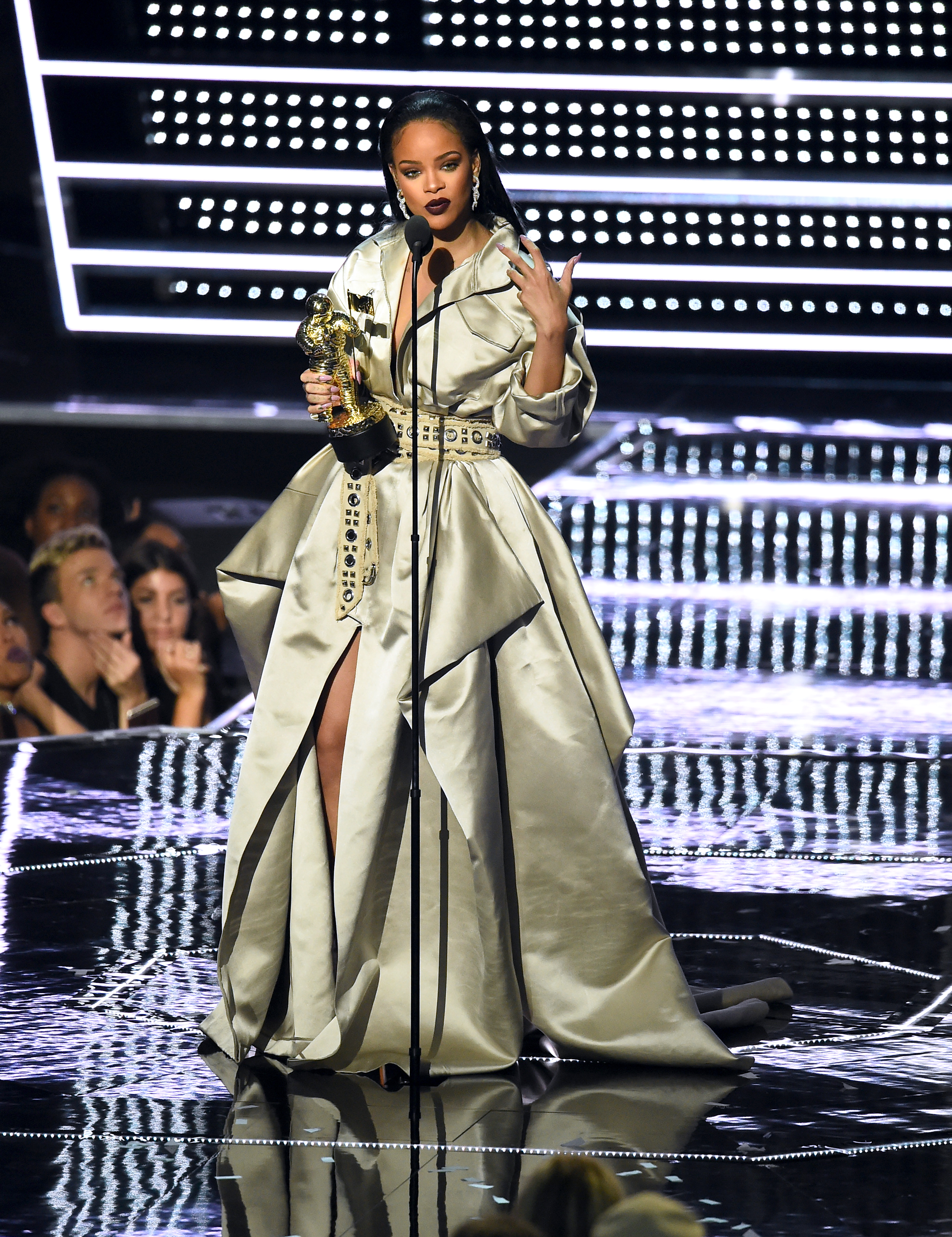 Риана на наградите на MTV 2016