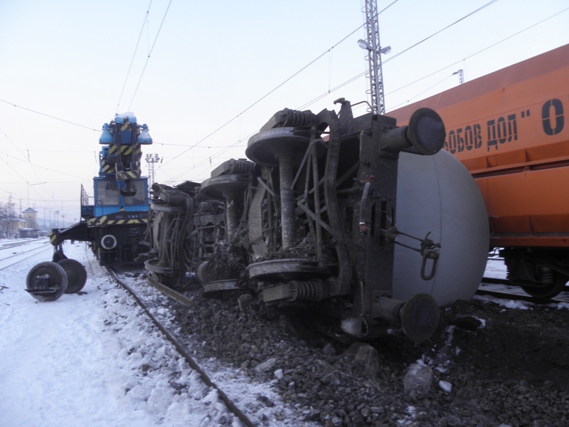 През януари т.г. няколко товарни вагона бяха дерайлирали край Дупница