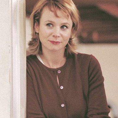 Емили Уотсън ще изиграе ролята на Елза Айнщайн