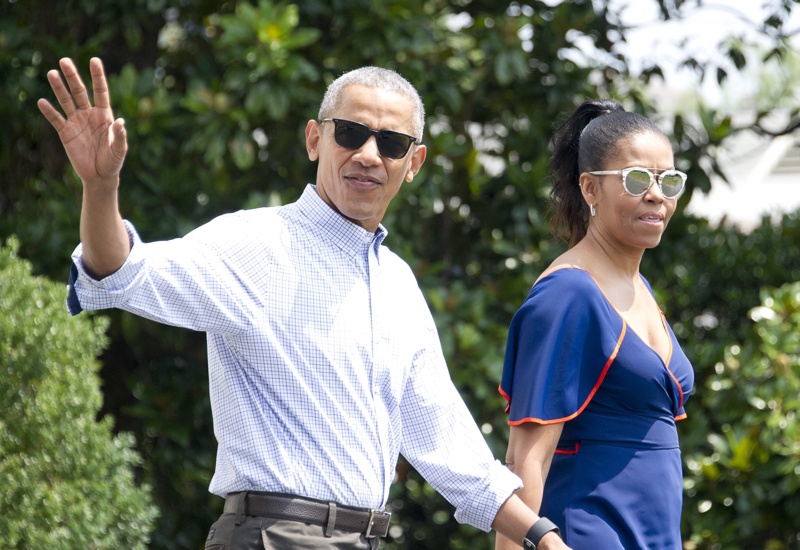 6 август т.г. - президентът Обама и съпругата му Мишел заминават на лятна почивка