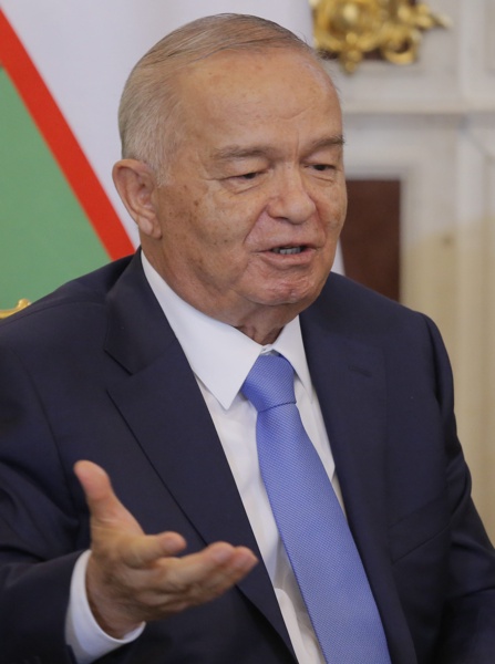 Узбекистанският президент се оказа жив, битка за поста му
