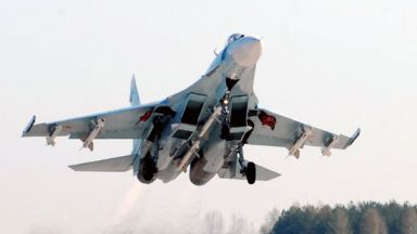 Русия изпрати днес изтребител Су 27 да разпознае и придружи разузнавателен