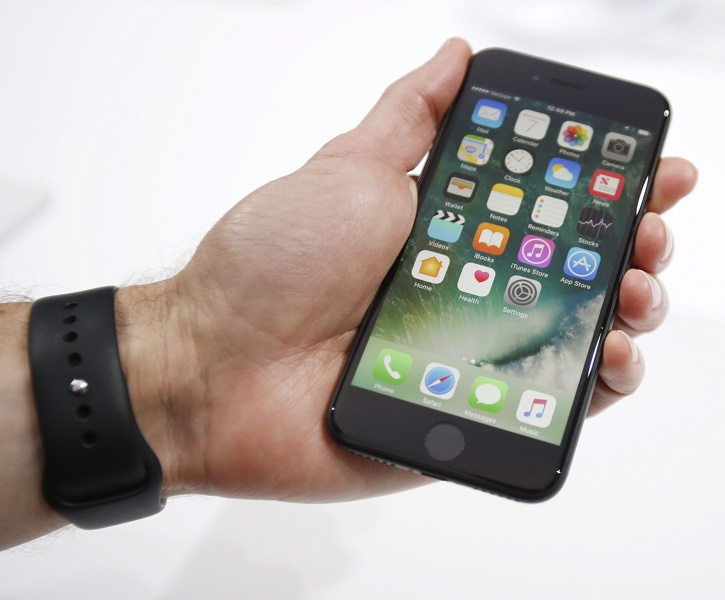 В България новият iPhone 7 се продава на близо 4 пъти по-висока от себестойността му цена