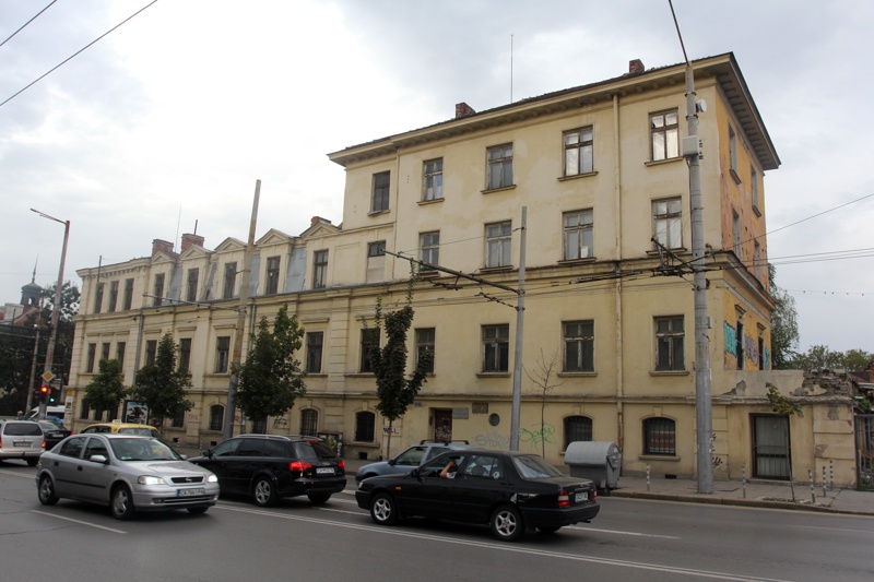 Лично премиерът настоя държавното обвинение да провери сделката със сградите на бул. „Дондуков“ и „В. Левски“