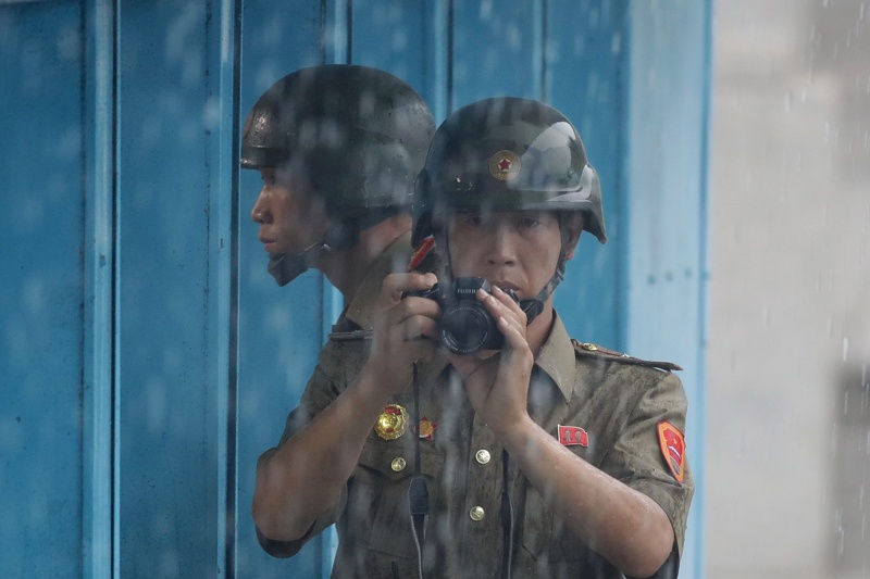 Севернокорейските граничари демонстрират максимална бдителност