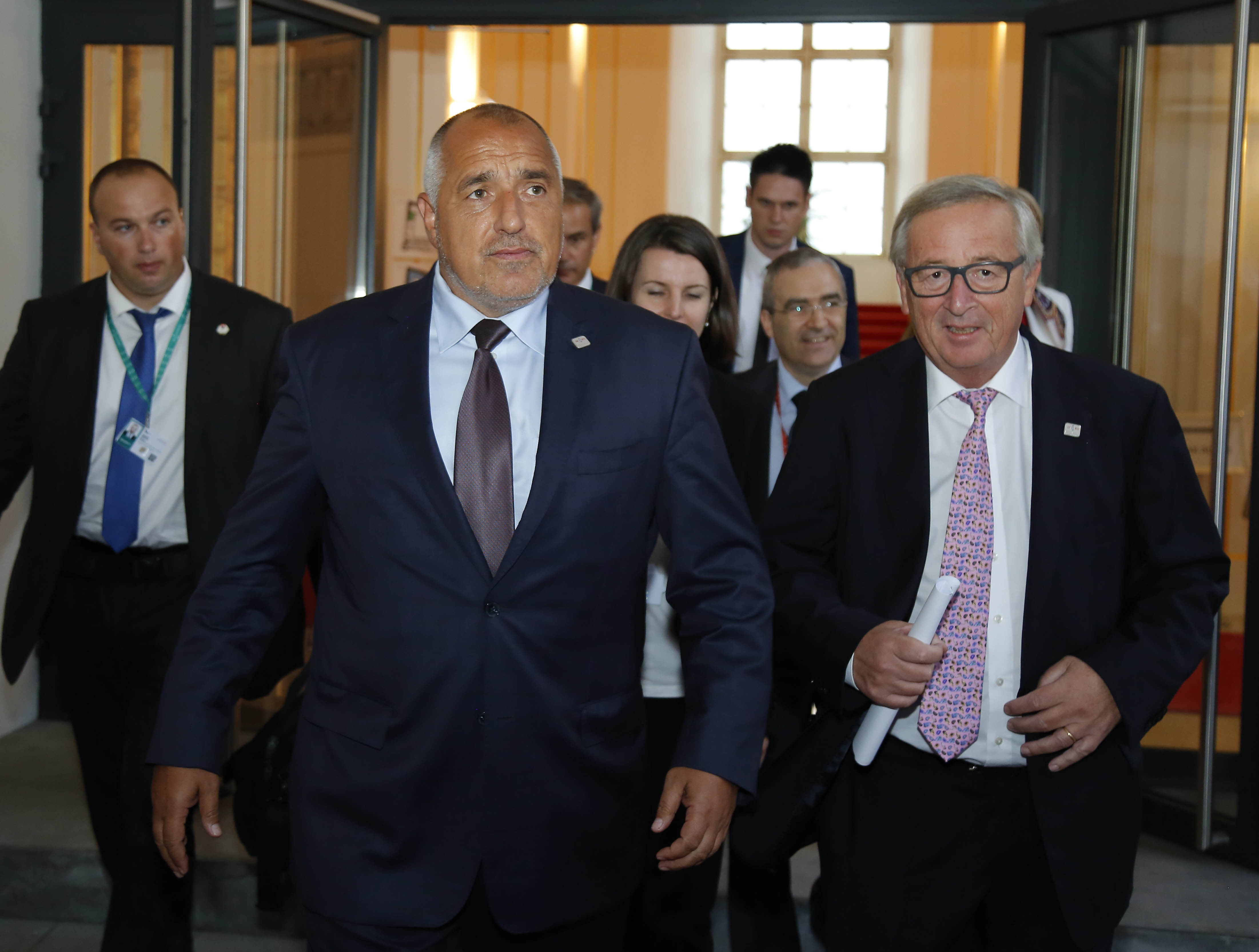 Бойко Борисов и Жан-Клод Юнкер след заседанието на Европейския съвет в Братислава