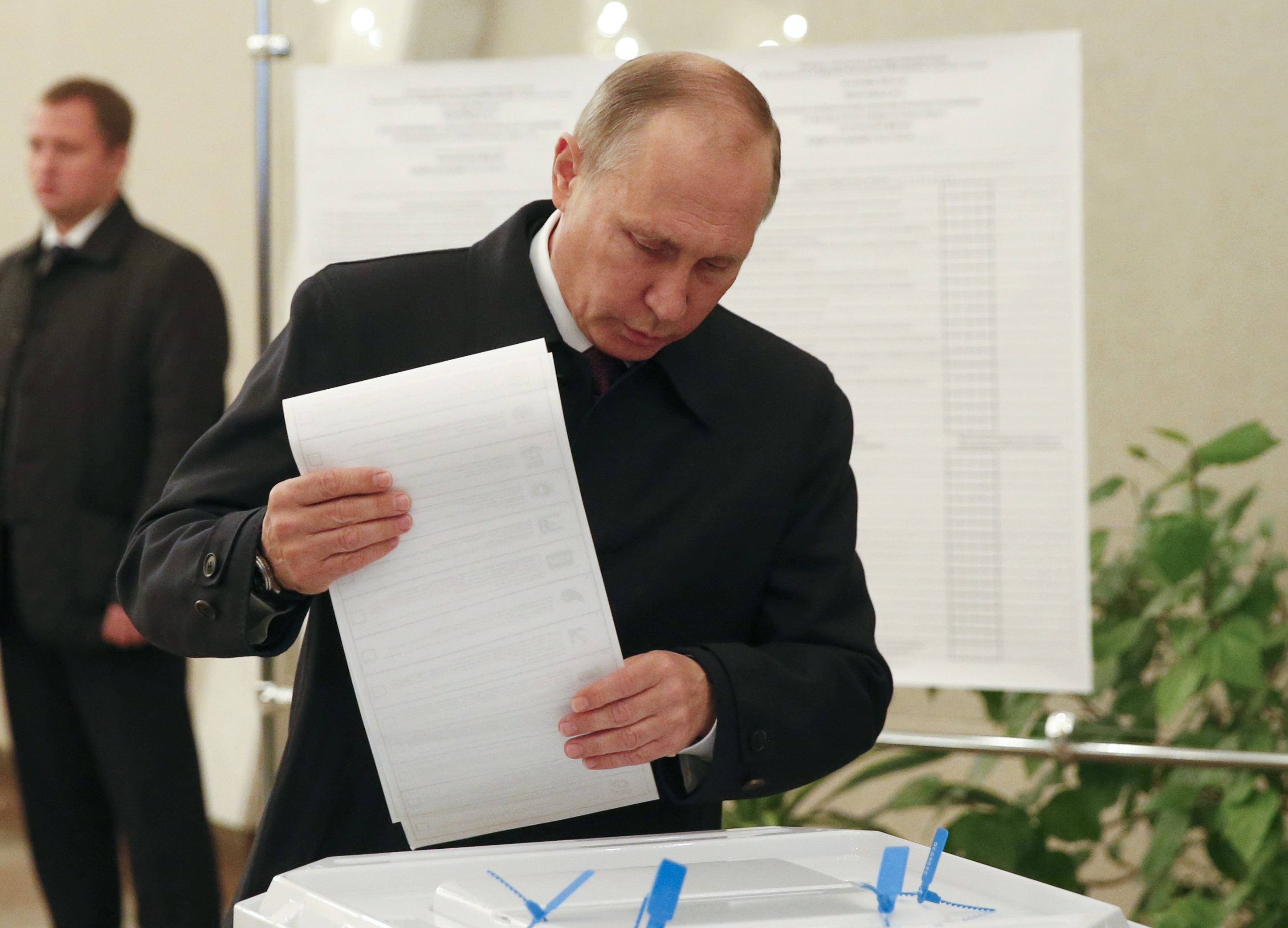 Партия ”Единна Русия” печели изборите с над 53%