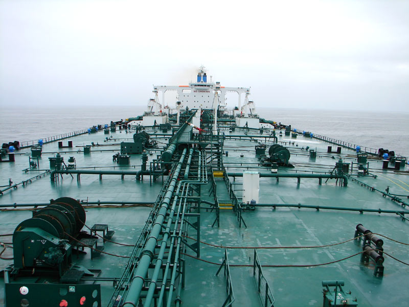Пръв от две години танкер отплава от либийско пристанище