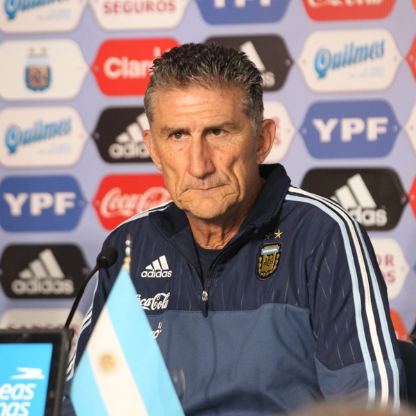 Треньорът на Аржентина хока ”Барса” заради Меси