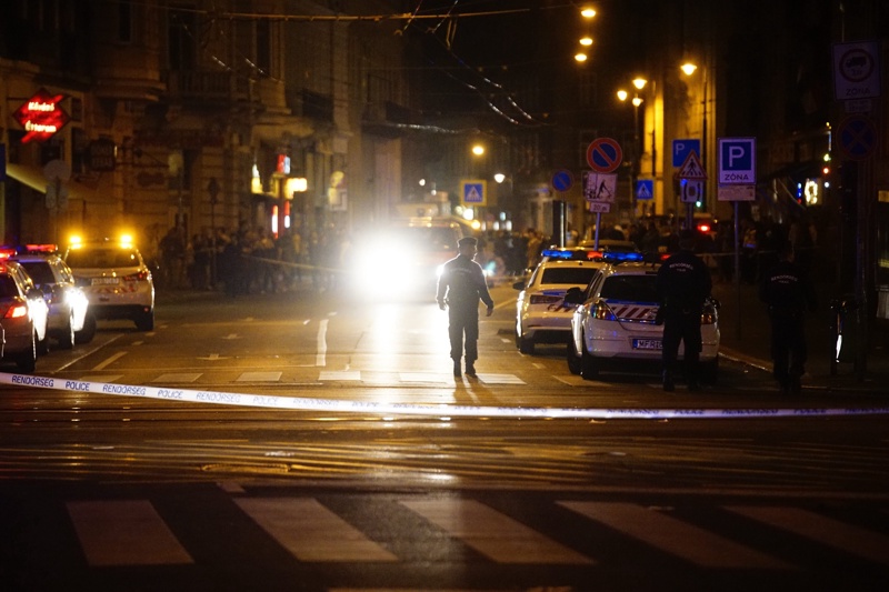 Полиция огради мястото на взрива, избухнал в Будапеща през нощта  срещу 25 септември
