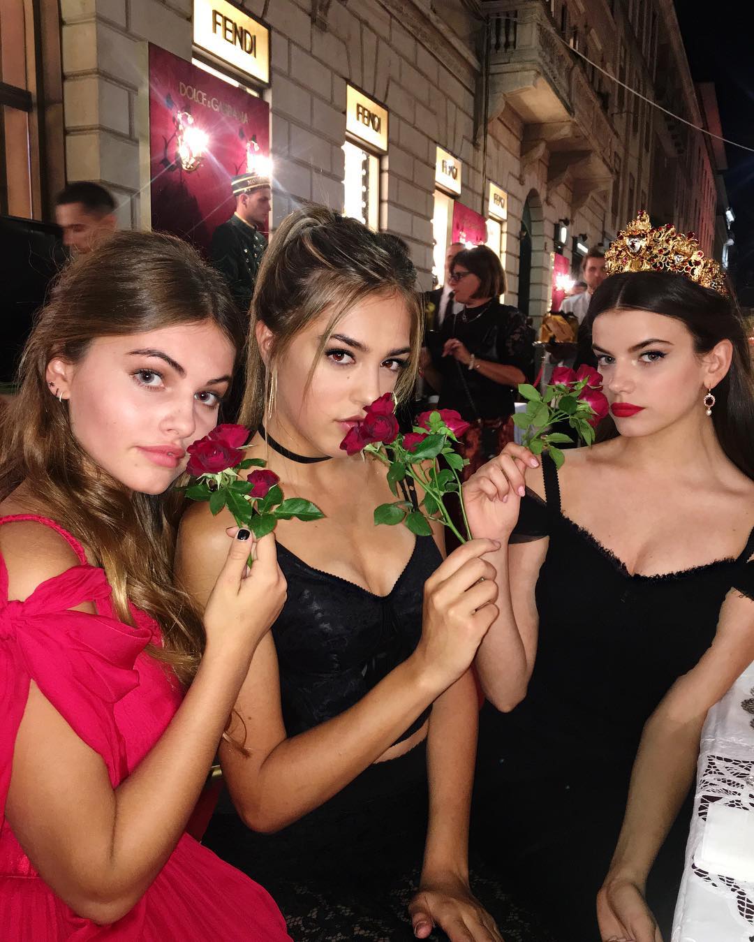 Систин Сталоун (в средата) на ревюто на Dolce & Gabbana