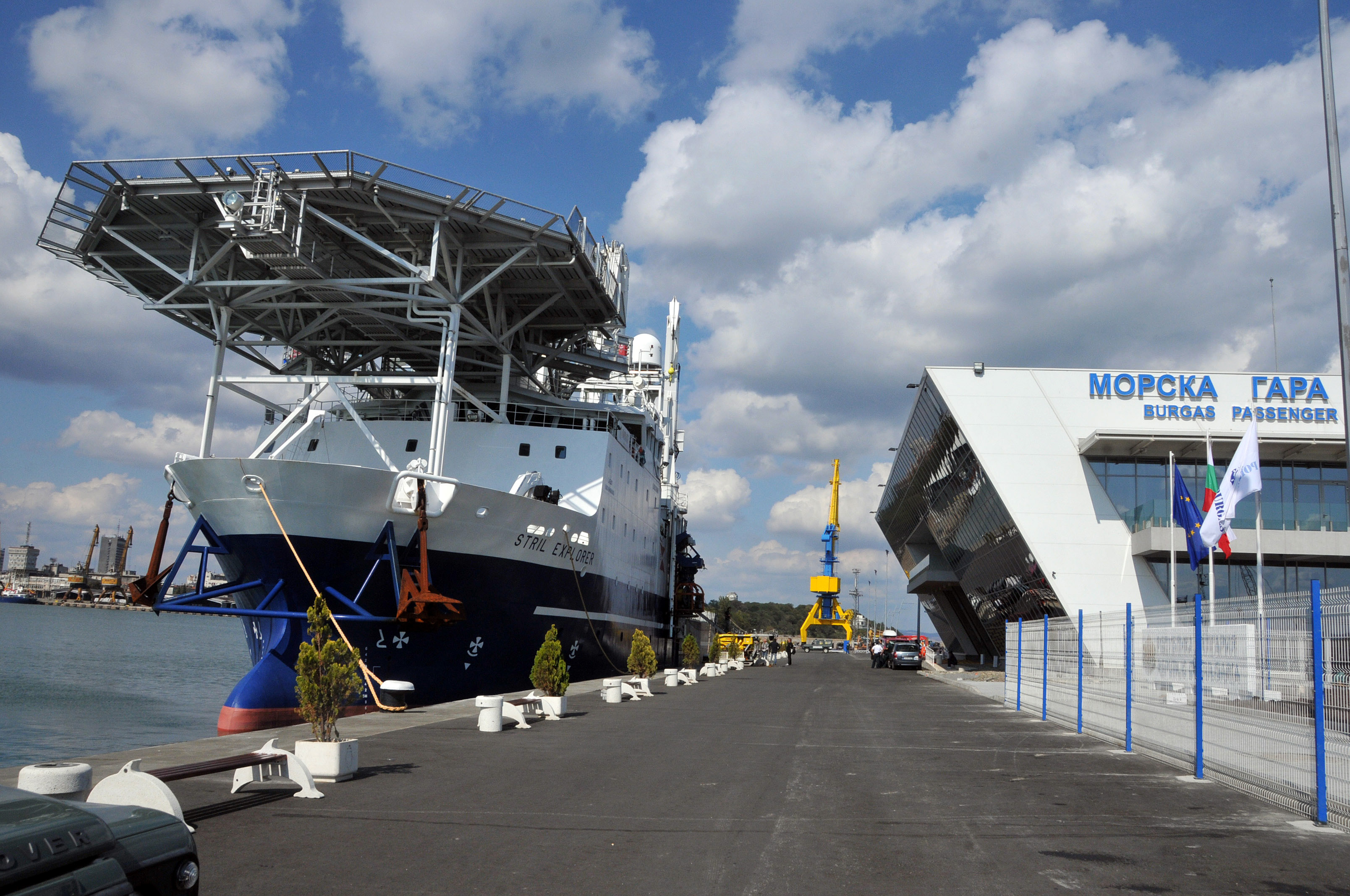 Изследователски кораб STRIL EXPLORER на Морската гара в Бургас
