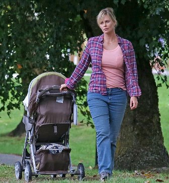 Шарлийз Терон +15 кг. за комедията "Тъли"