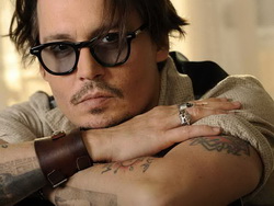 Мишел Пфайфър и Джони Деп във филм на Кенет Брана