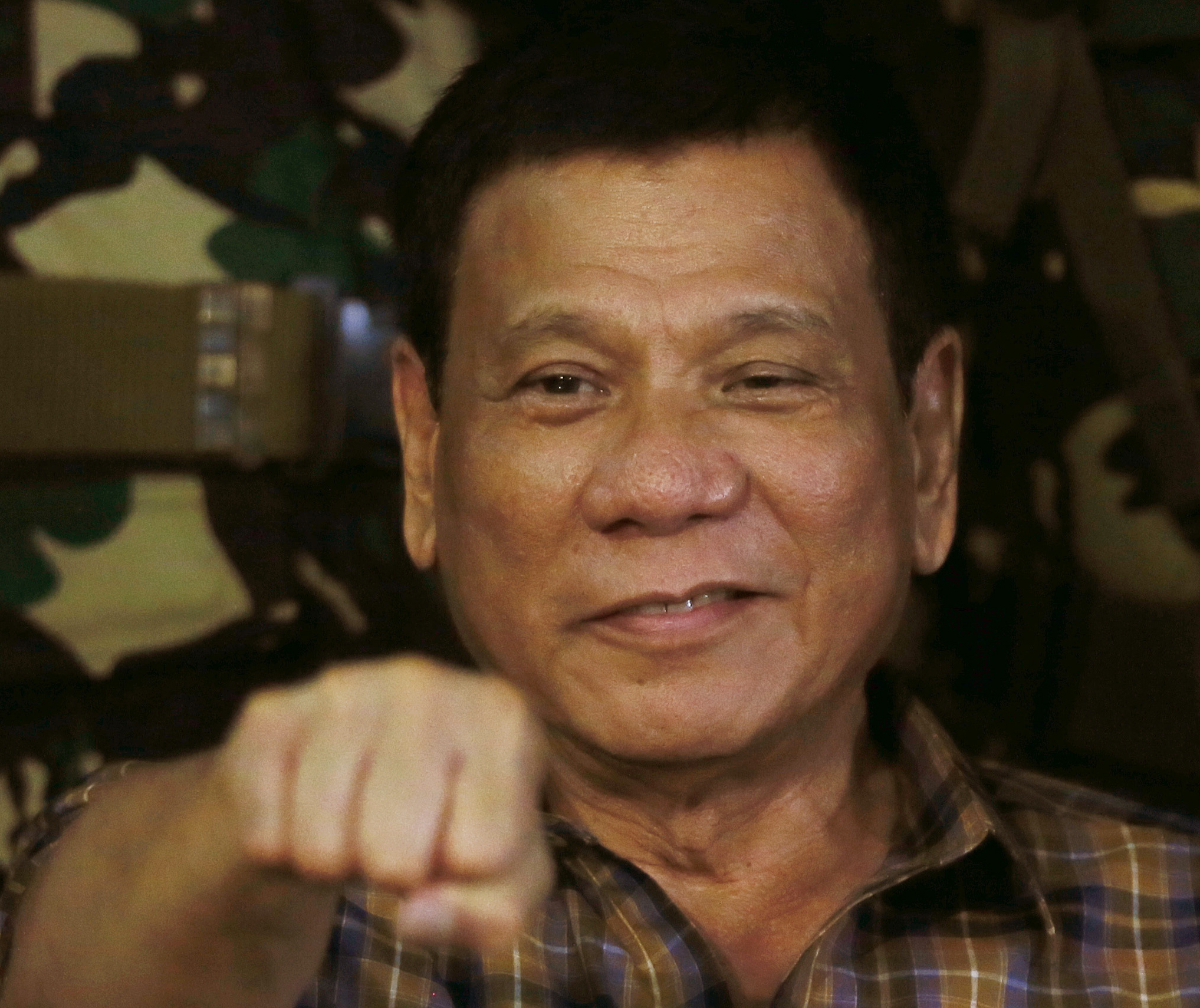 Филипинският президент се сравни с Адолф Хитлер