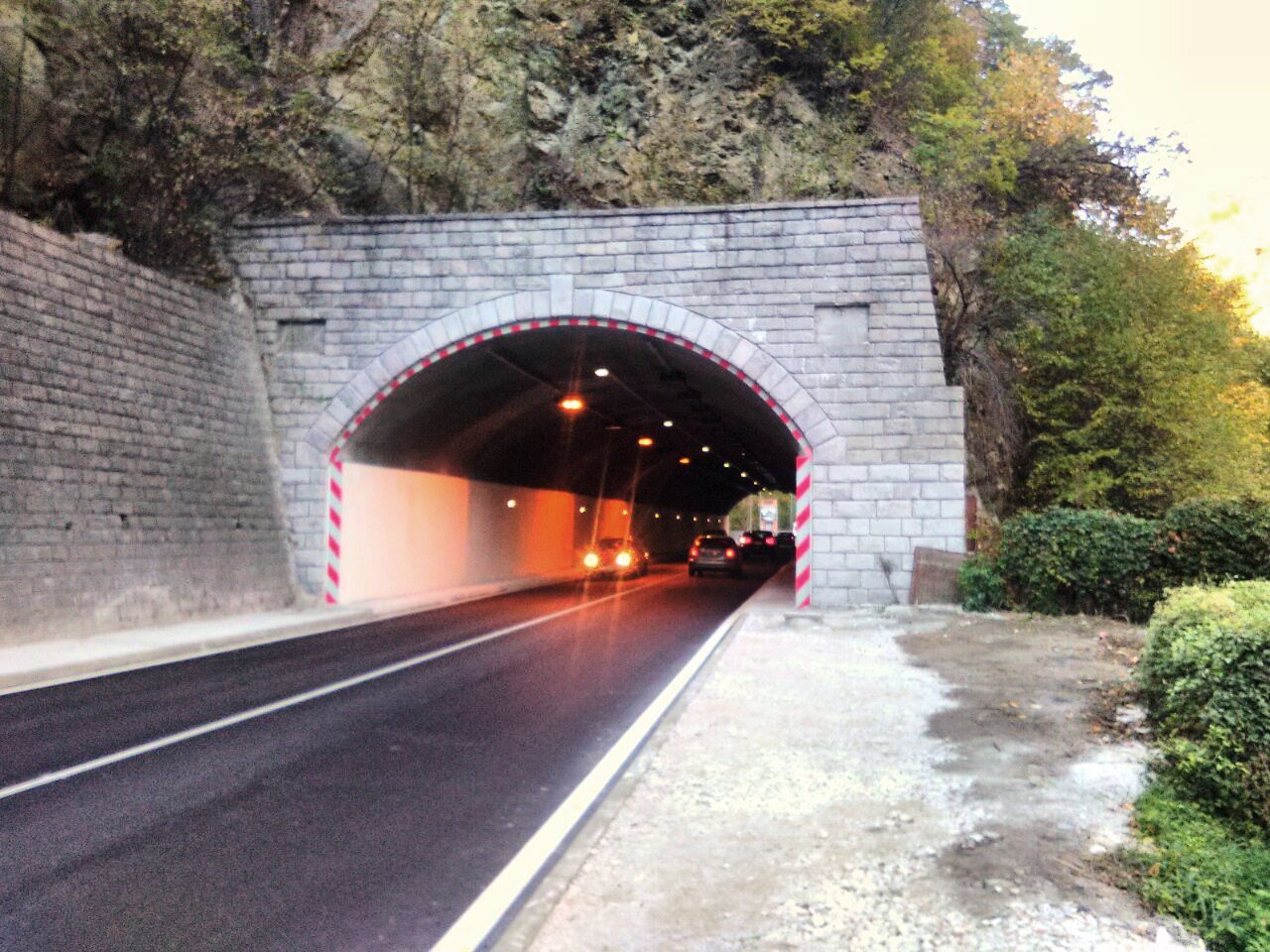 Ремонтираха тунелите на пътя Асеновград-Смолян