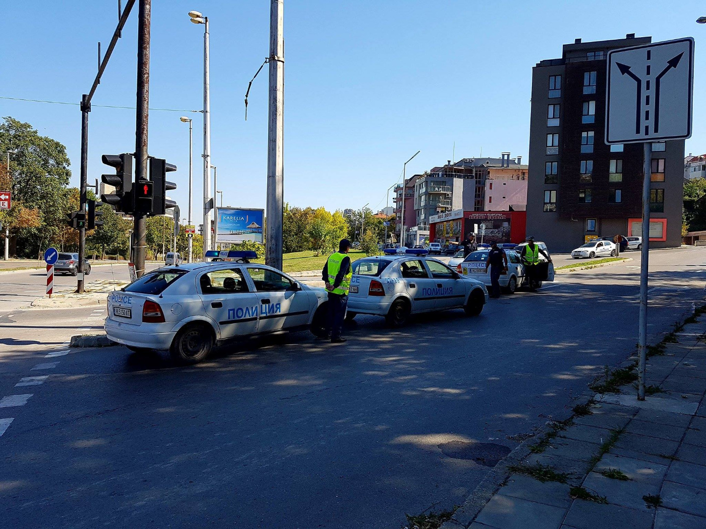 Полицай удари 2 деца на пешеходна пътека в Шумен