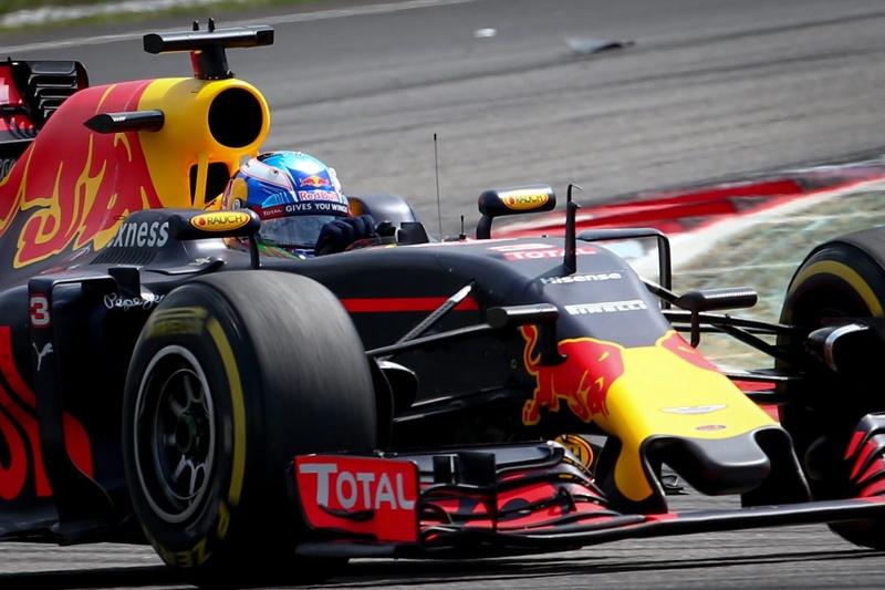 Даниел Рикардо записа първата си победа за сезона във Формула 1