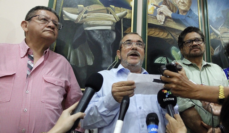 Главнкомандващият на ФАРК Тимолеон Хименес увери на пресконференция в Куба след референдума, че организацията има ж
