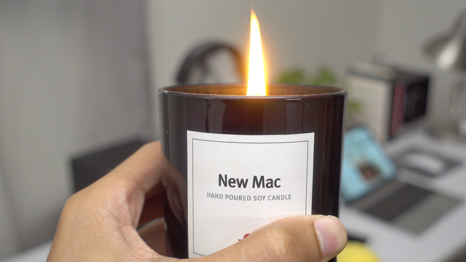 Ароматна свещ New Mac Candle