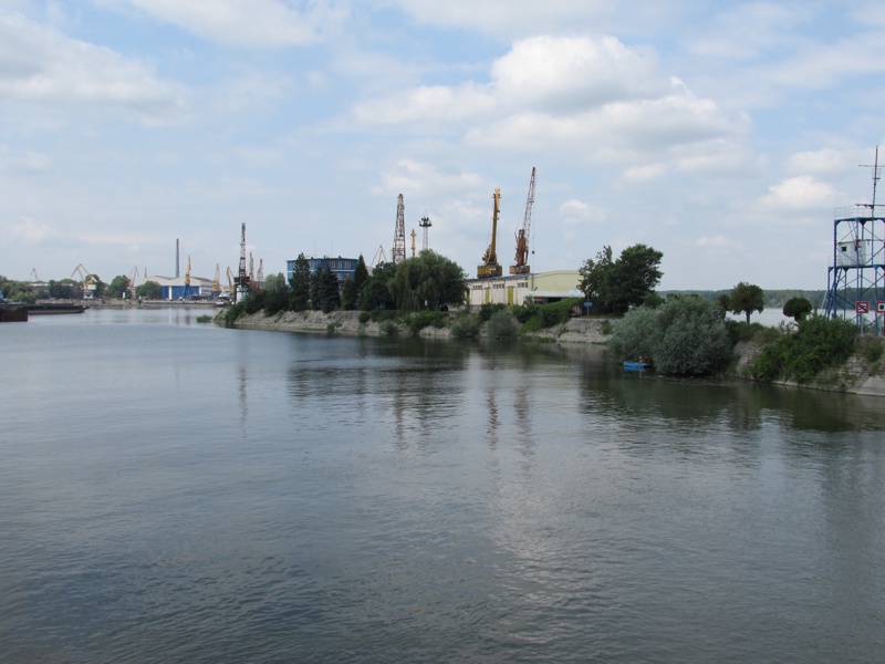 По река Дунав се появи ледоход и спря фериботите