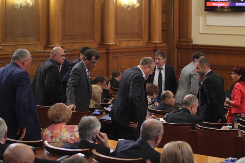 Депутатите приеха на второ четене промени в Закона за особените залози, с които се цели намаляване на административната тежест