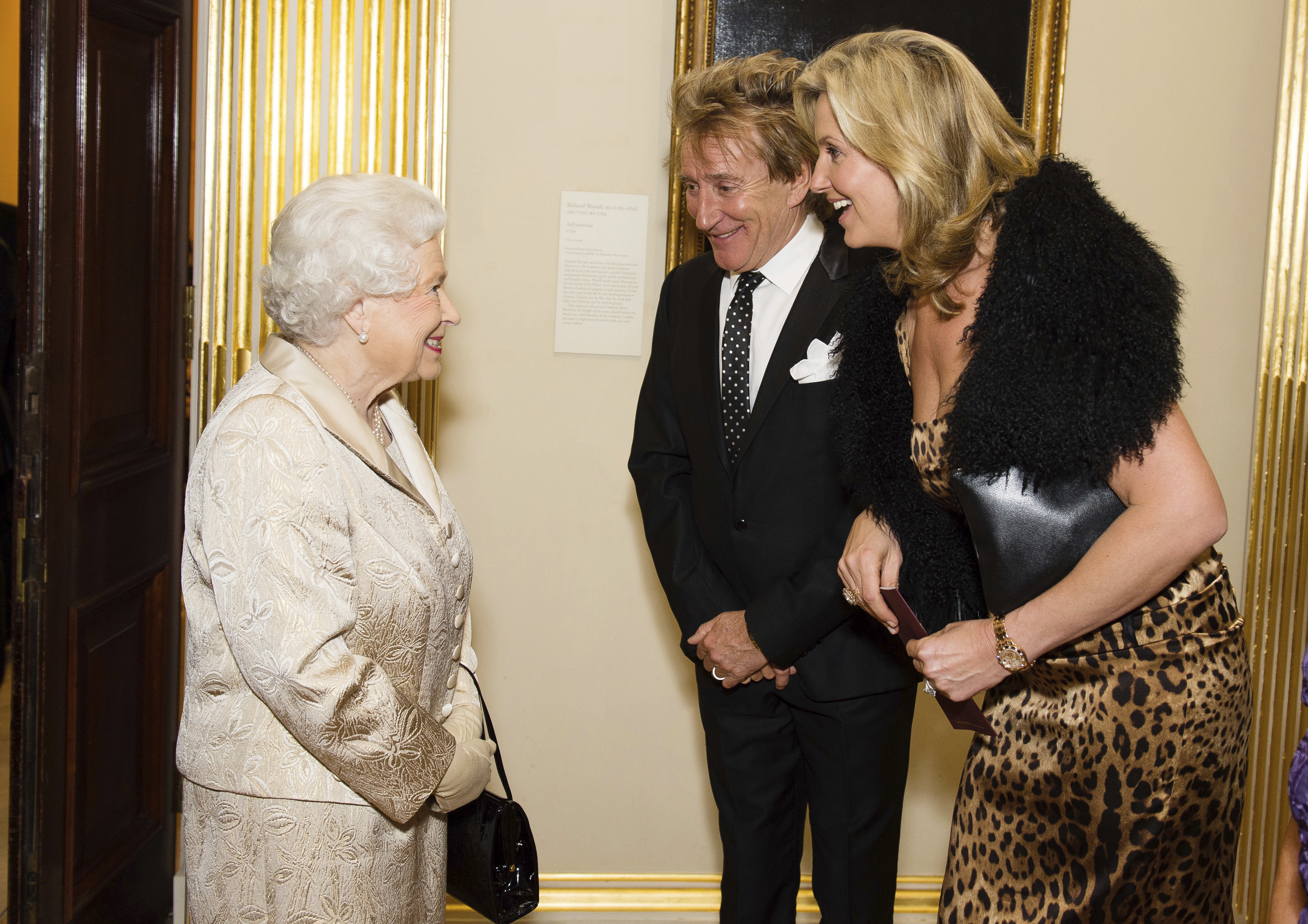 Род Стюарт и съпругата му Пени Ланкастър се срещат с Кралица Елизабет Втора