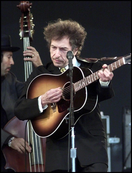 Боб Дилън получи ”Нобел” за литература