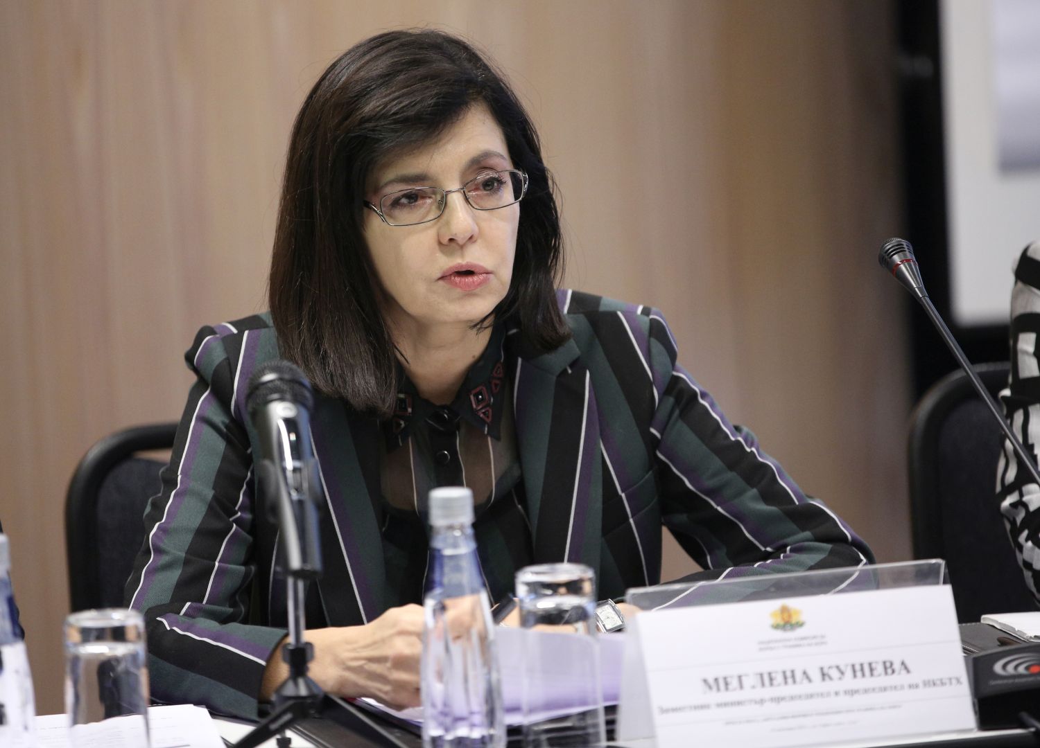 Кунева иска преподписване на споразумението с ГЕРБ