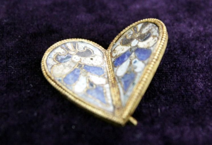 Уникално златно царско сърце откриха във Велики Преслав