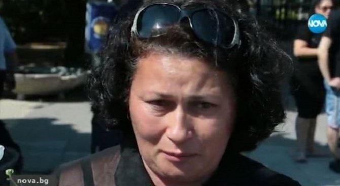 Майката на убития Никола: Още няма възмездие