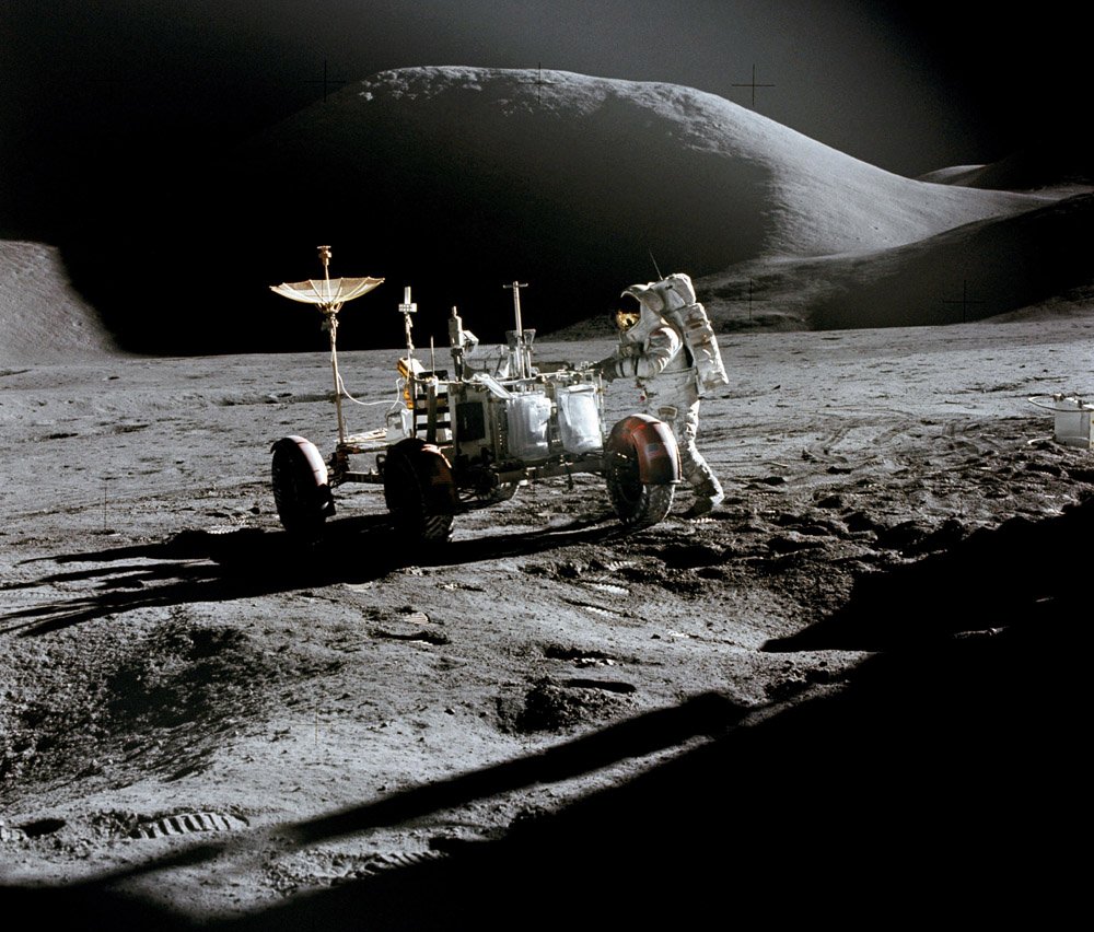 Снимка на НАСА от Луната