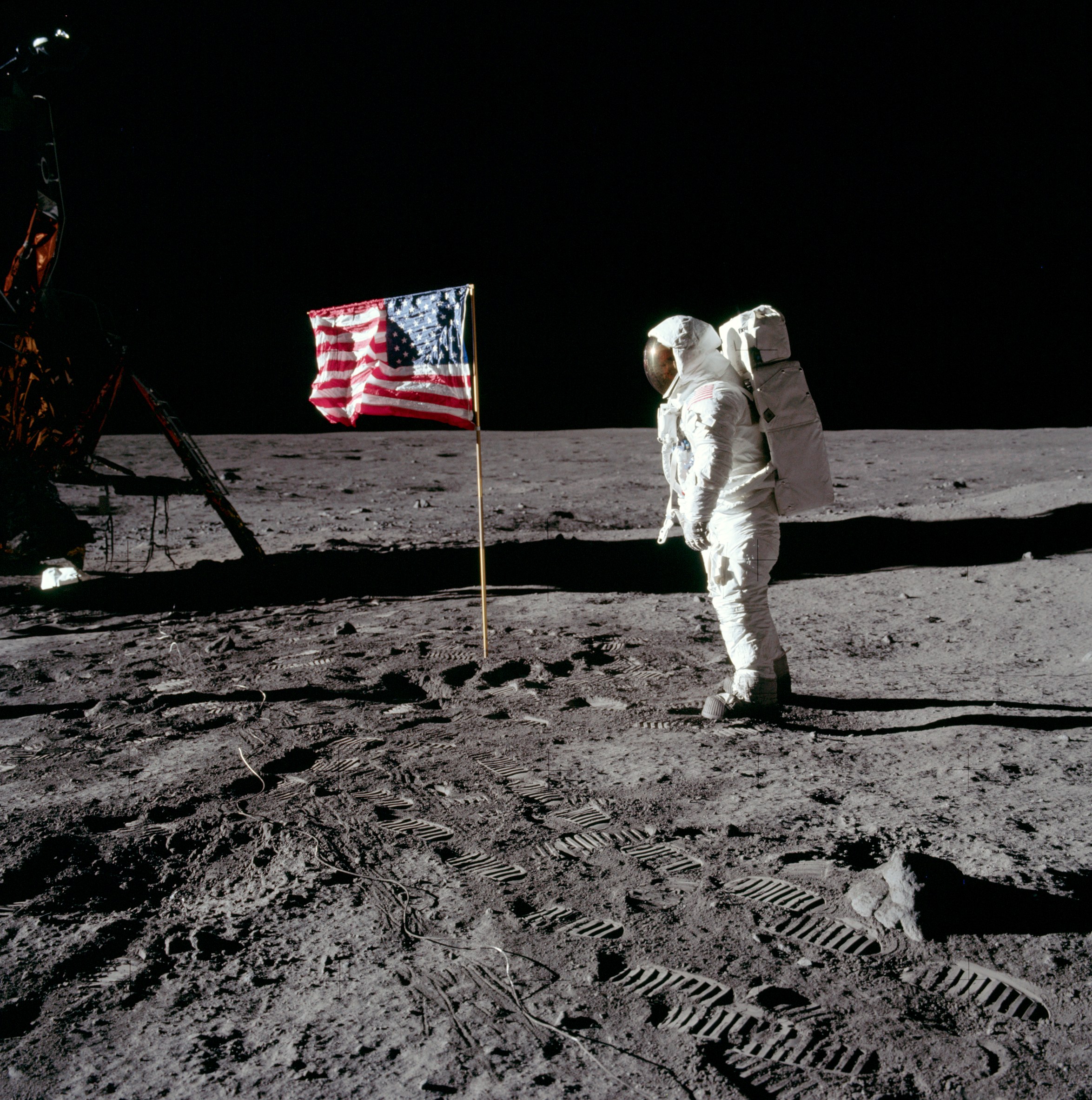 Първият човек стъпи на Луната на 20 юли 1969 г.